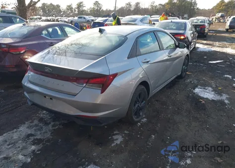 2021 Hyundai Elantra Sel z USA, uszkodzony, nr VIN 5NPLM4AG0MH021976